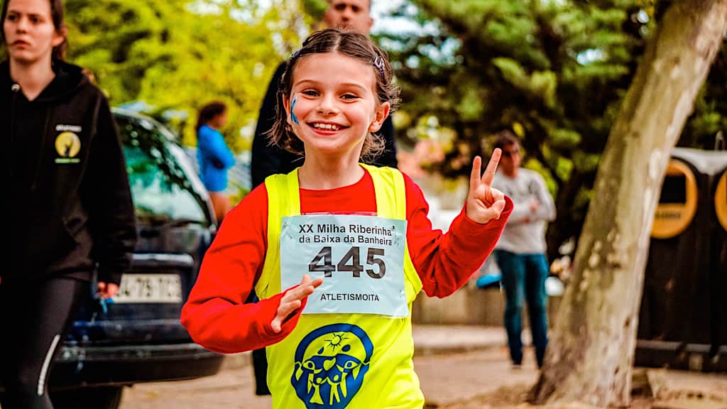 Vis et Deviens - une fille qui court dans une course à Paris